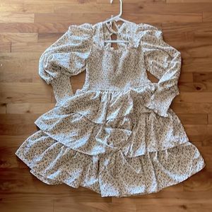 NWT byinns tan floral tiered ruffle dress